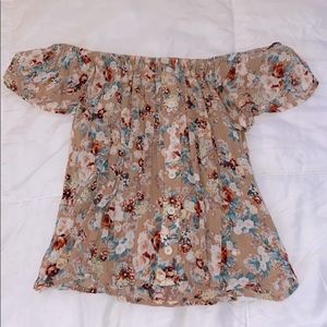 Adorable off the shoulder flowy shirt!